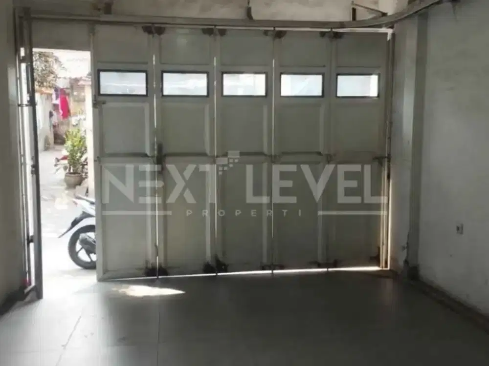 RUKO 3 LANTAI STRATEGIS PINGGIR JALAN AKSES MUDAH SHM DI PUSAT KOTA BANDUNG!