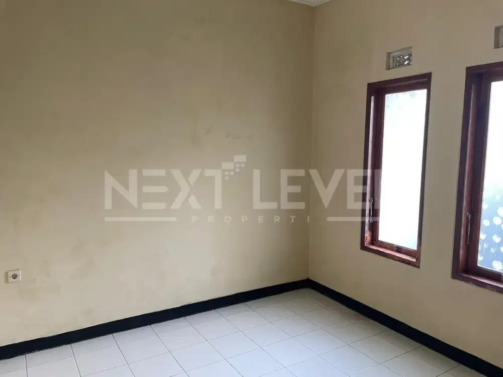 RUMAH 2 LANTAI  6 KAMAR TIDUR SIAP HUNI DI RIUNG BANDUNG
