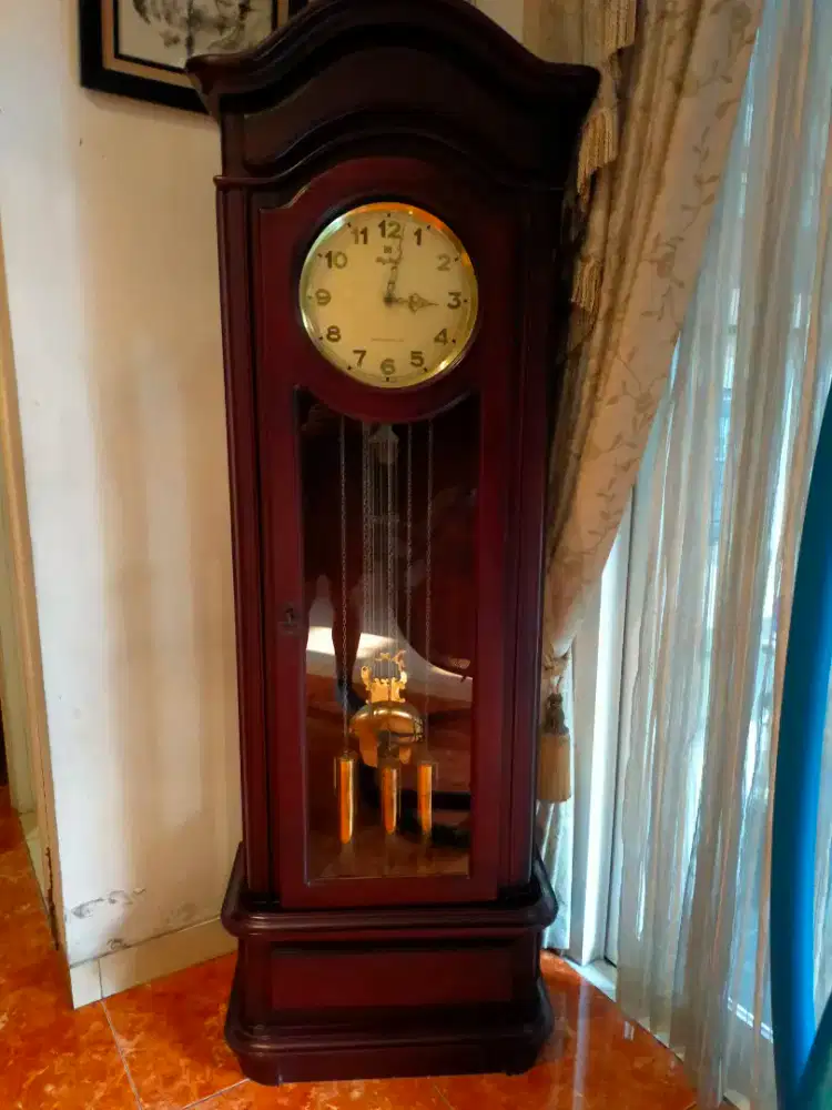 Jam Lemari Antik