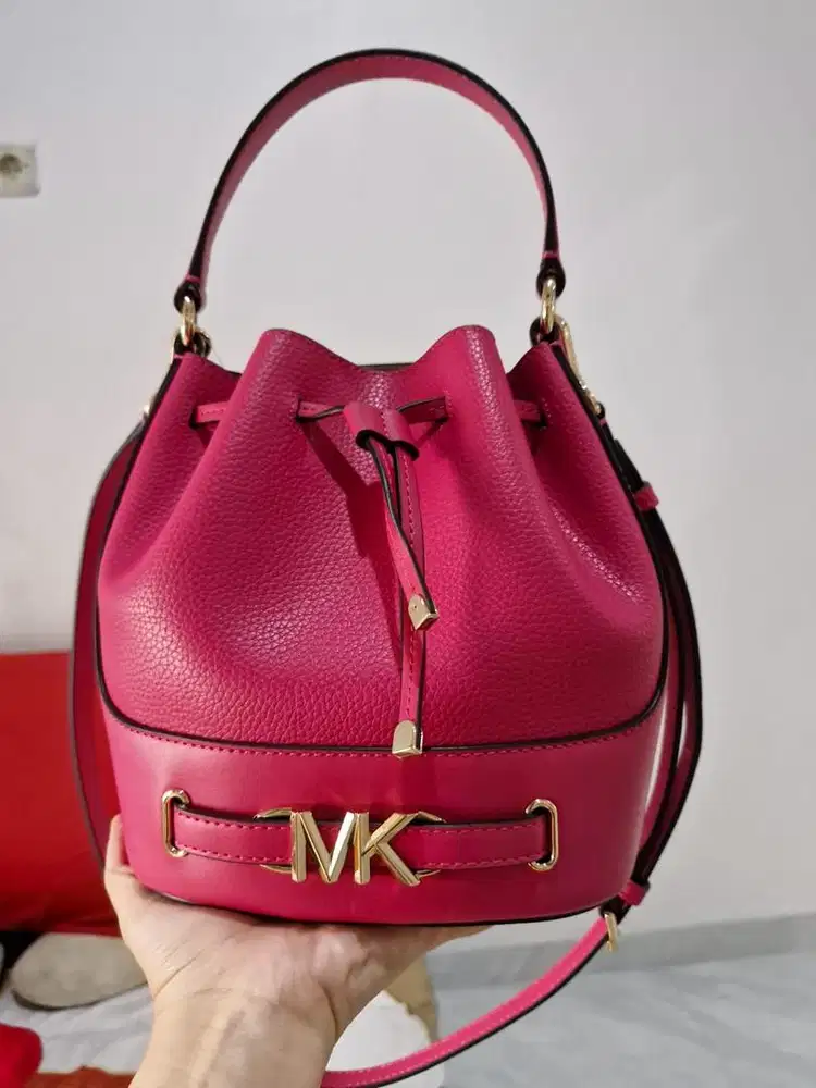 Bag michael kors bucket pink fusia