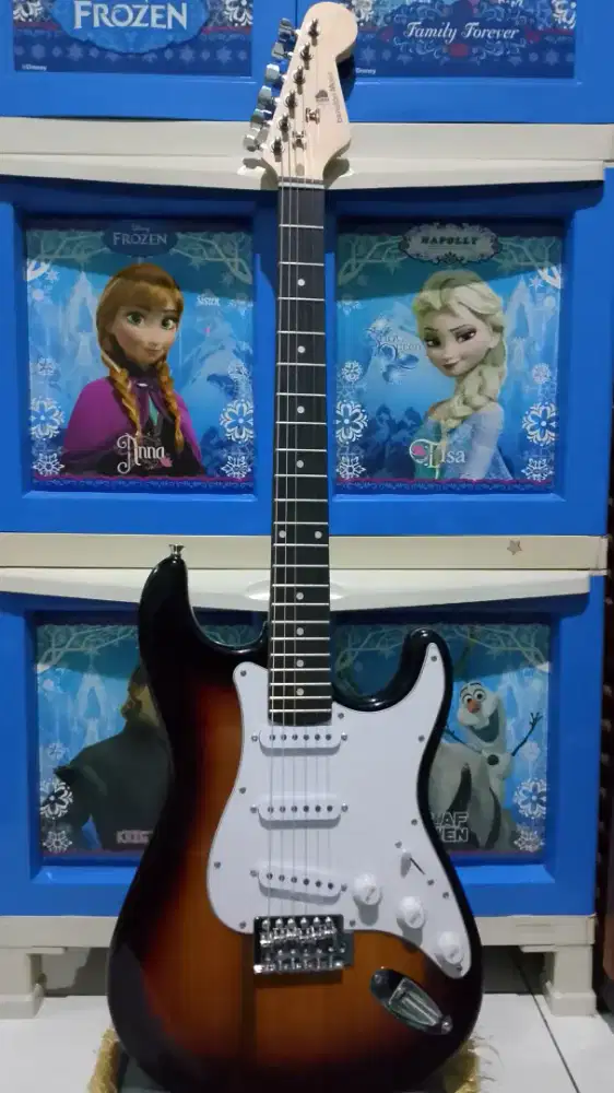 Gitar Elektrik Merk Benston Music