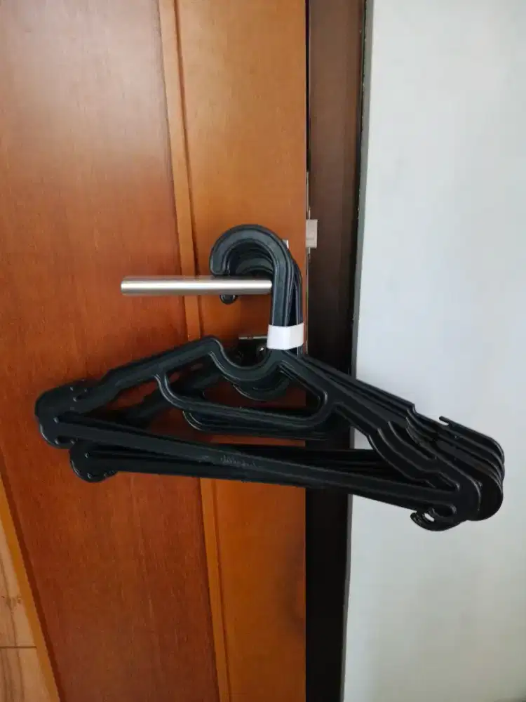 Gantungan Baju ex Laundry