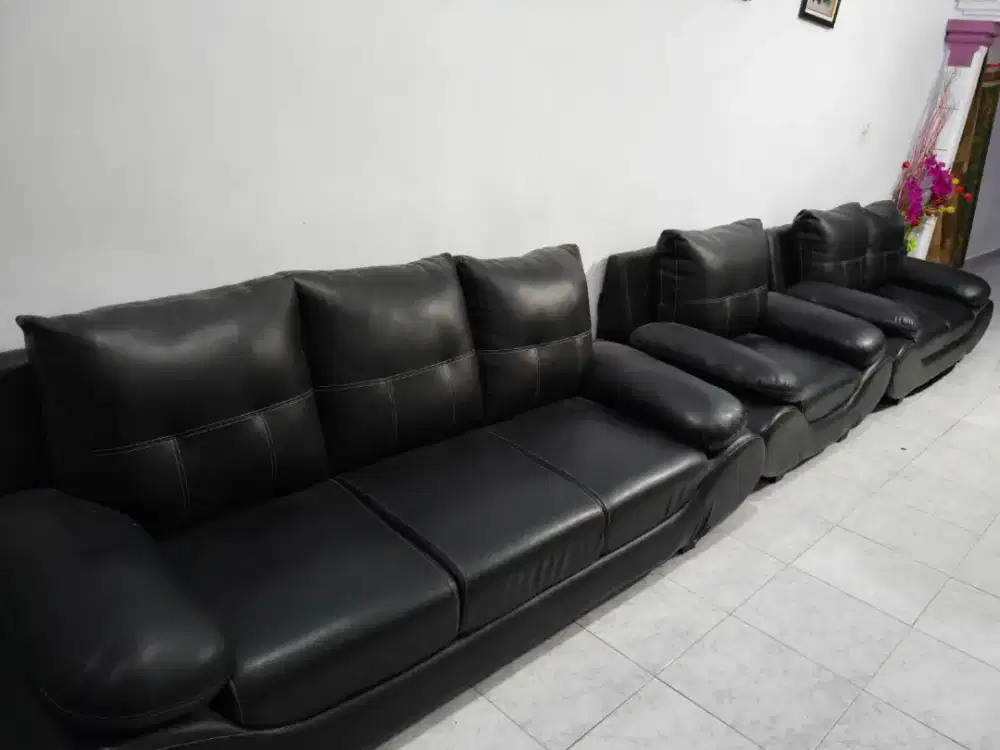 Sofa bekas kondisi 90 persen 3.450.000