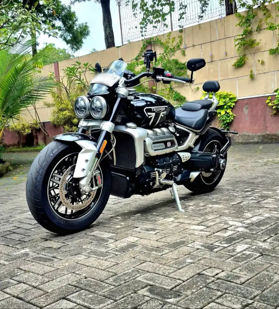 Triumph Rocket 3 GT 2500cc,km 3 rb