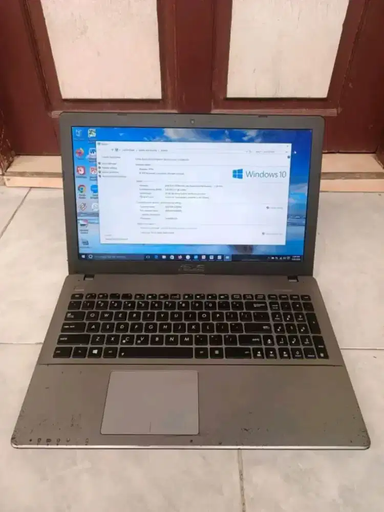 laptop Asus Amd A10 ram 8gb ssd 120gb+HDD 1000gb layar 15,6 siap pake