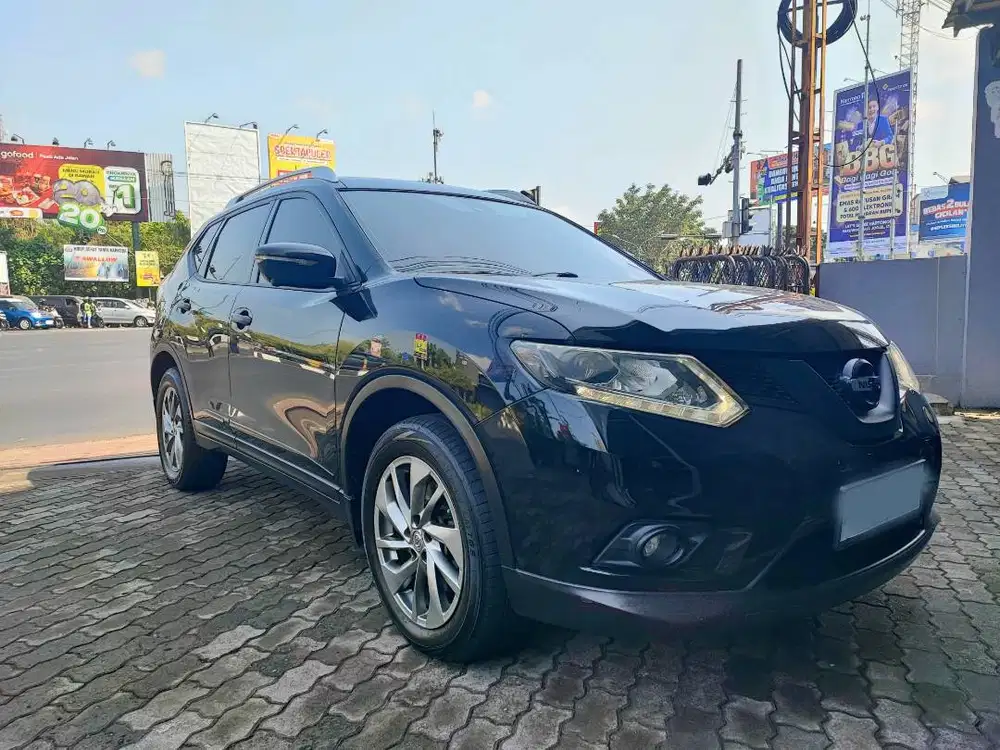 Nissan X-Trail 2.5 A/T  Hitam Metalik, Kondisi Istimewa Siap Pakai