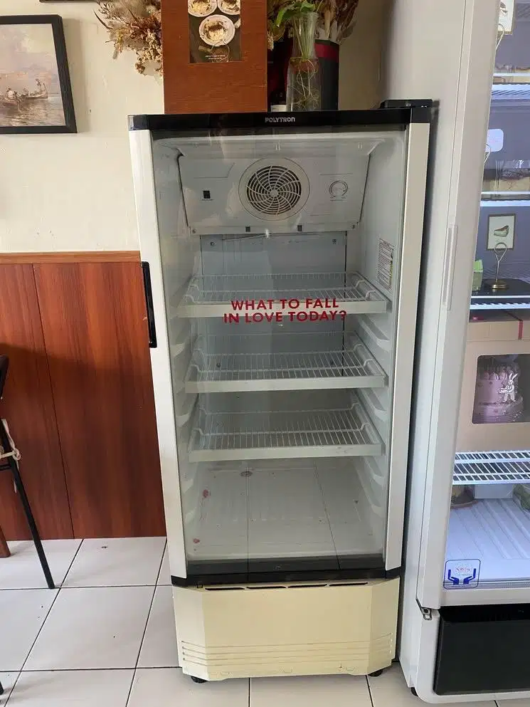 Showcase 3 Rak 140L Polytron