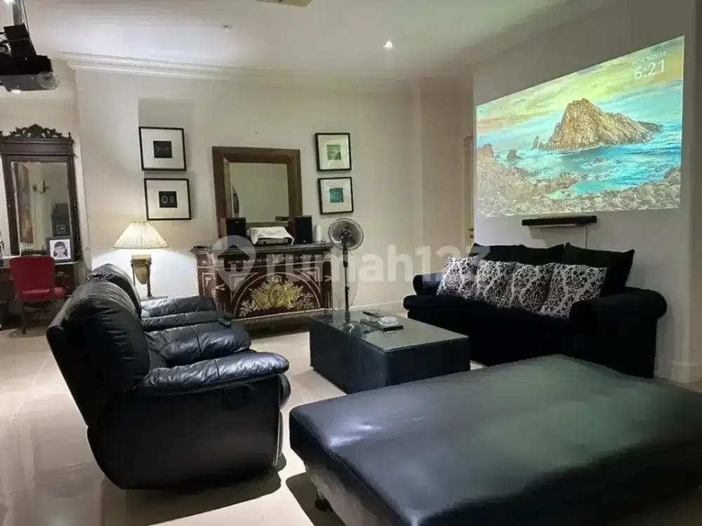 DIJUAL RUMAH MEWAH KEMANG RAYA JAKARTA SELATAN, DENGAN SWIMMING POOL