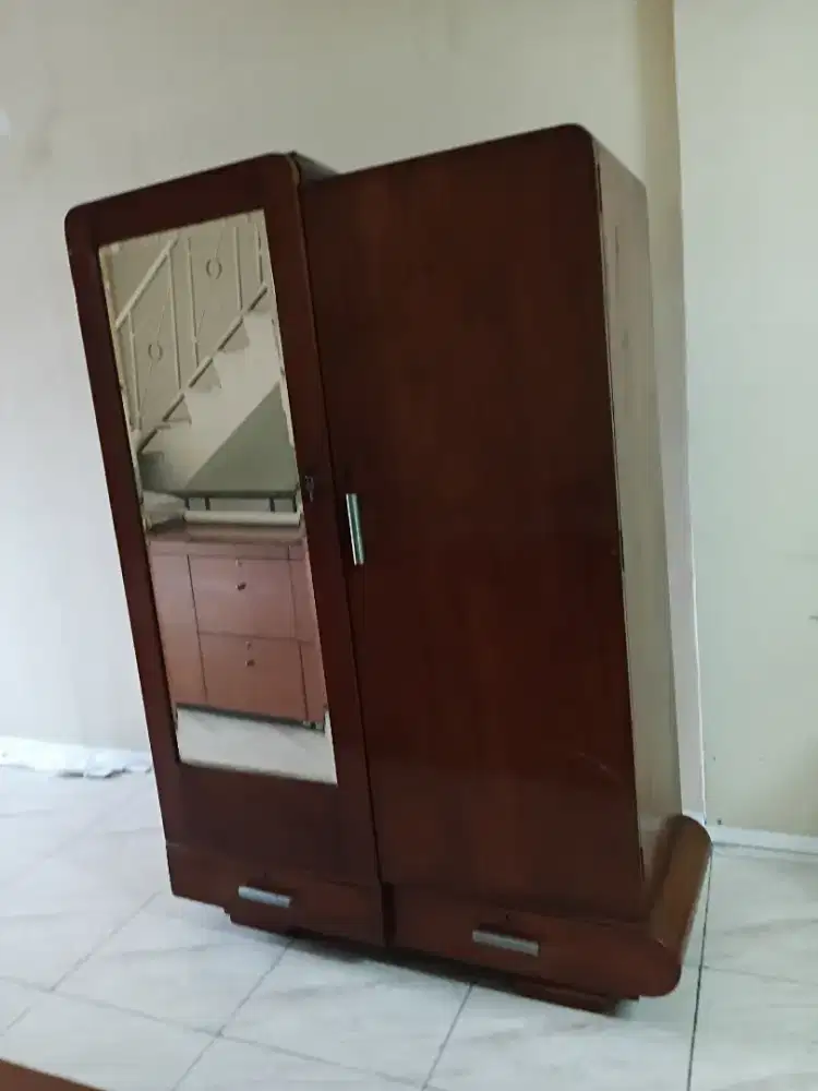 Lemari pakaian 2 pintu