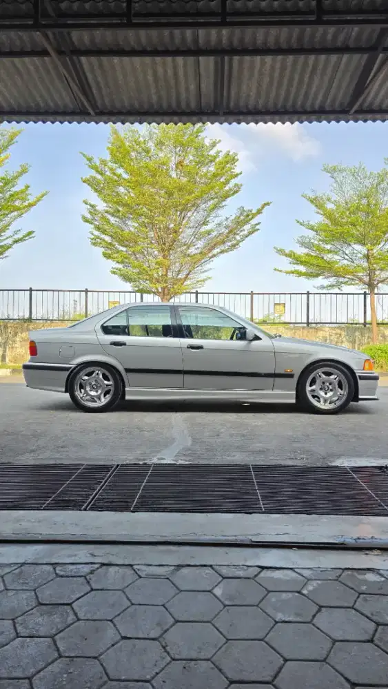 Bmw e36 323i original low km