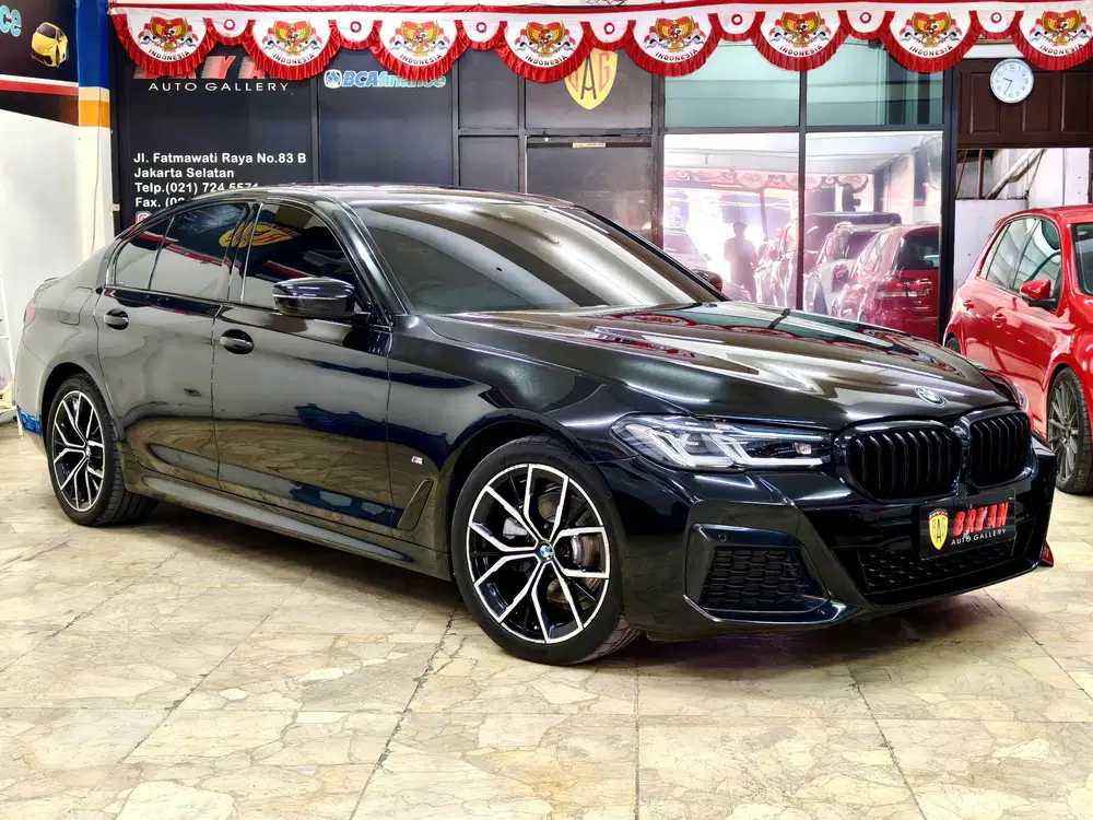 TDP30JT BMW 520i MSPORT 2023 HITAM ON COGNAC