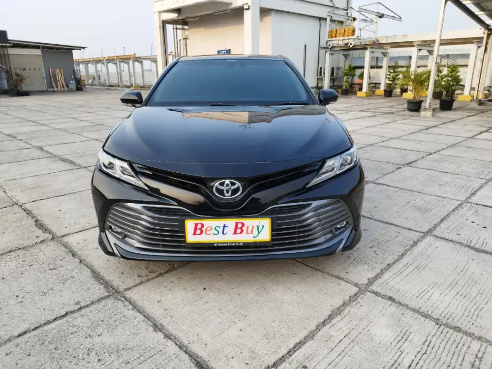 Toyota Camry V 2.5 AT 2021