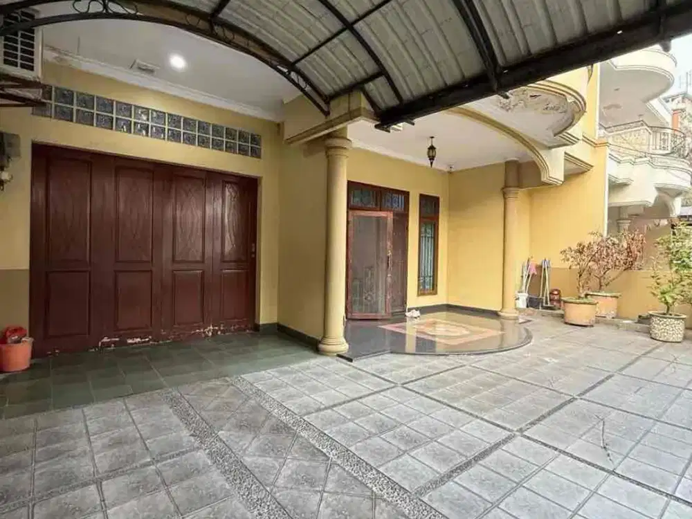Villa Super Inti Kota di Jl. Putri Hijau