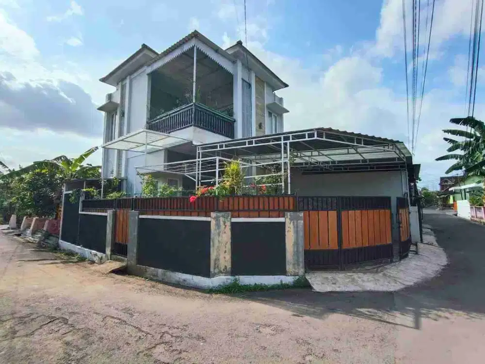 dijual rumah 2 lantai furnish didekat markas rocket chicken dan kampus unisa