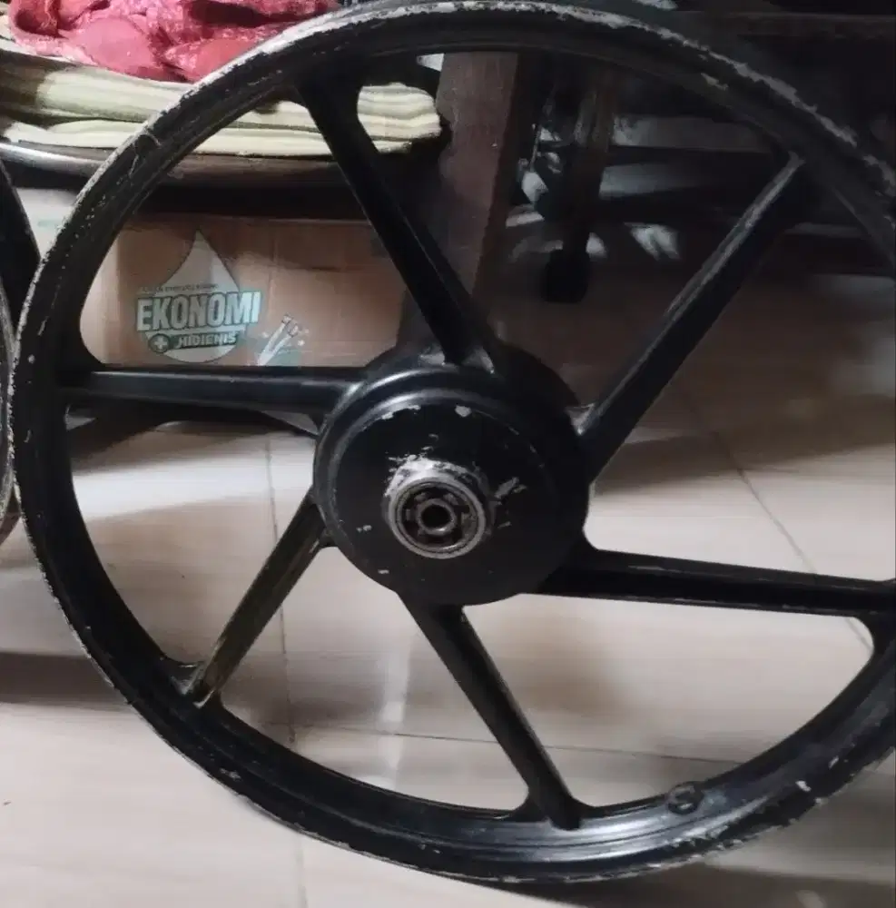 Vleg Velg Ban depan Tromol merk Vrossi bekas Honda Supra Fit X Revo