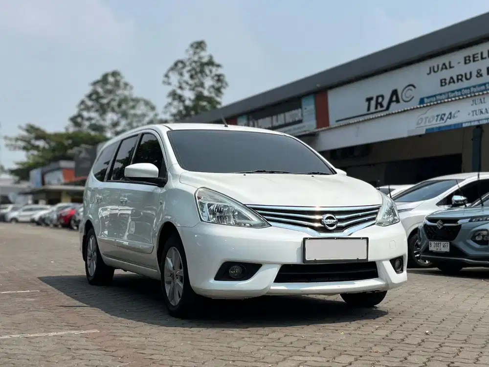 2014 NISSAN GRAND LIVINA 1.5 XV AT