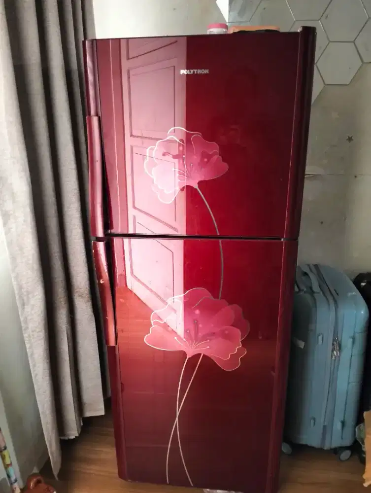 Kulkas 2 Pintu Polytron