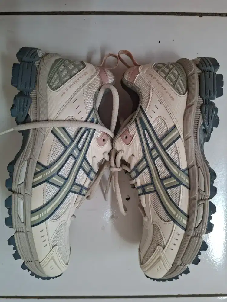 Jual Sepatu Asics Gel Kahana 8 Beige