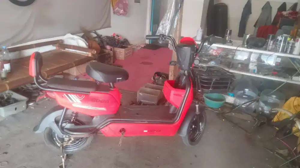 Di jual sepeda listrik merek goda normal siap pake lengkap