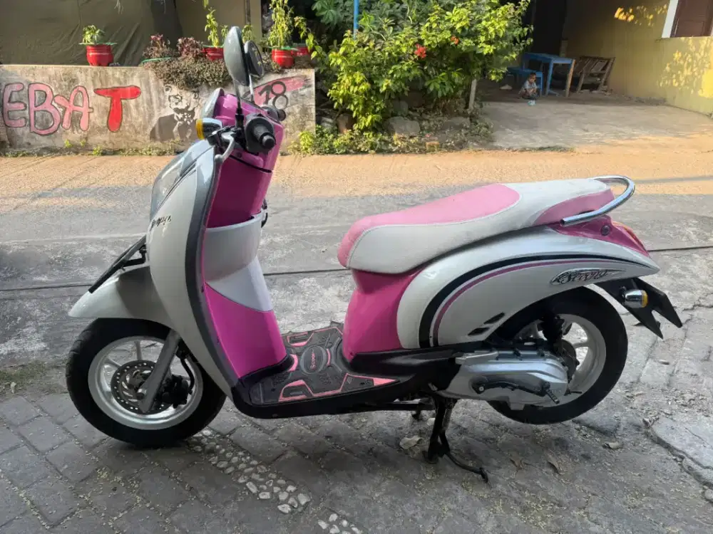 Scoopy THN 2012 plat A banten