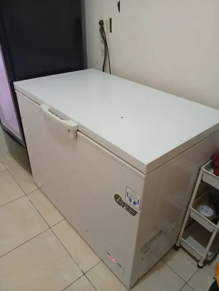 Jual Frezer Midea 2,3jt kapasitas 200L , Mulus !!!