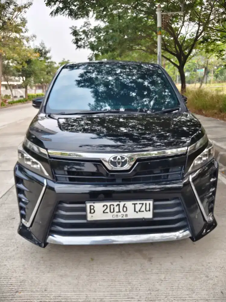 Dijual Toyota Voxy tahun 2018