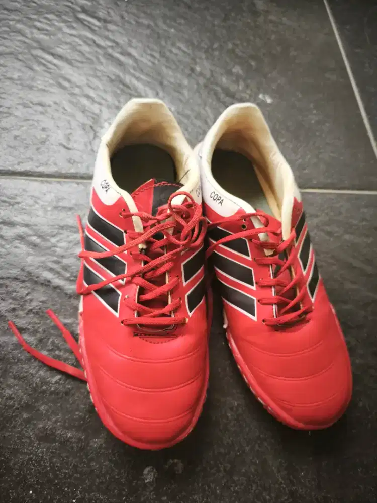 Sepatu Futsal Anak Nomor 33