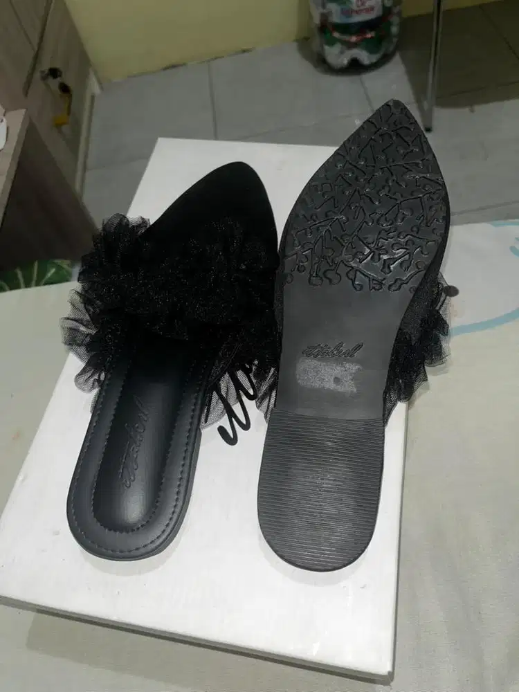Sepatu Slop Merk Itaherl - size 40