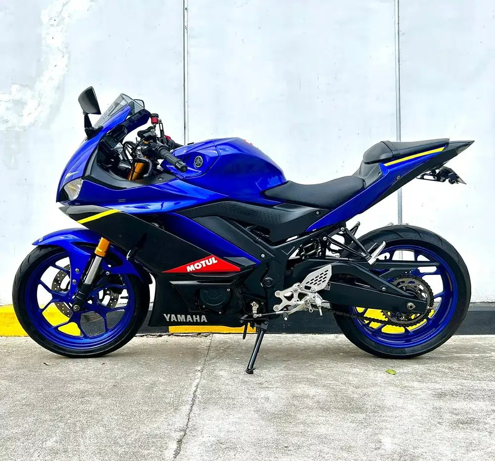 YAMAHA R25 V2 2019