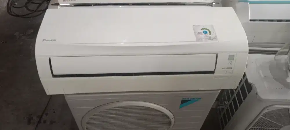 AC daikin thailand 1,1/2pk