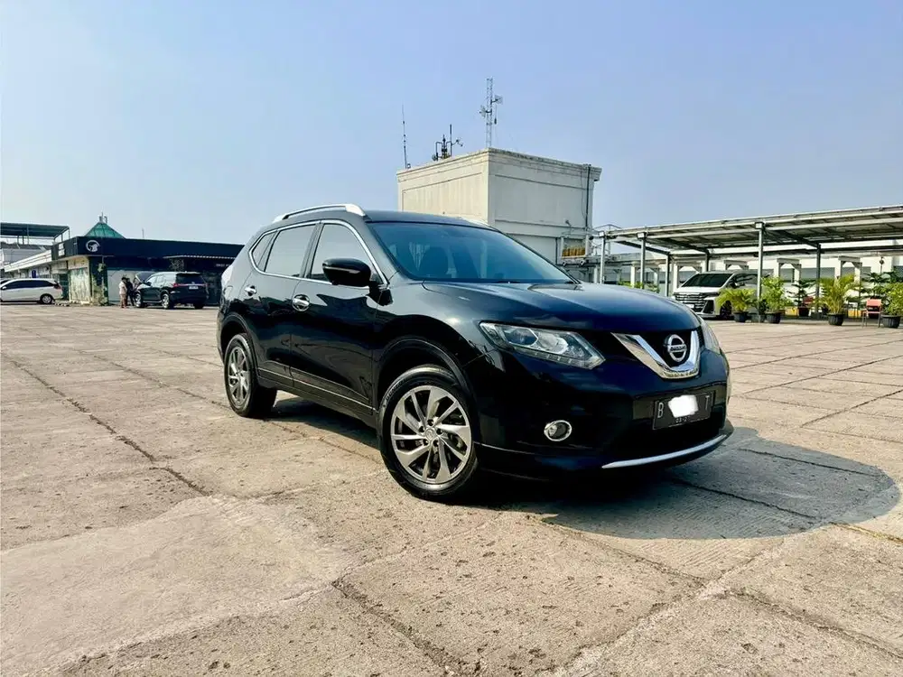 Nissan Xtrail X-Trail 2017 2.5 AT Hitam Kilometer Rendah Istimewa