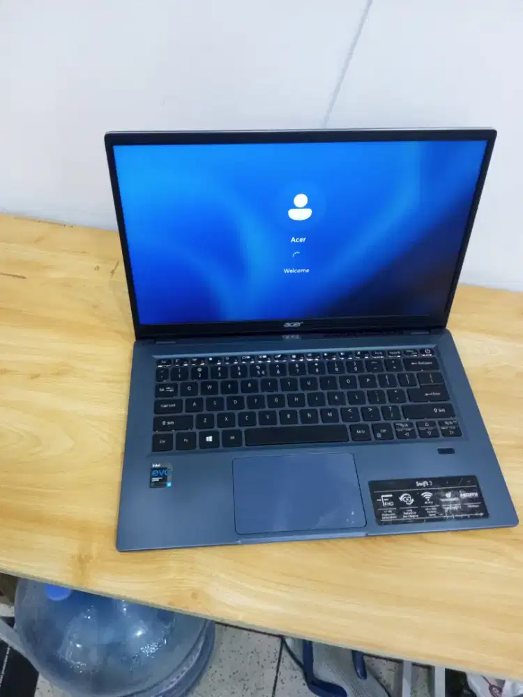 Laptop Bekas Acer Swift Slimm Alumunium