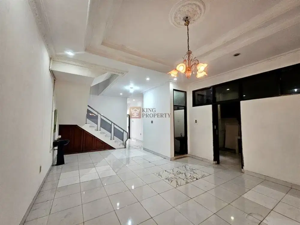 Disewakan Rumah Taman Harapan Indah 2,5 Lantai Unfurnish 8x20,5m2 Siap Huni Minimal Sewa 2 Thn Hanya Jalan Kaki Ke Sekolah TK,SD,SMP Jelambar Jakbar
