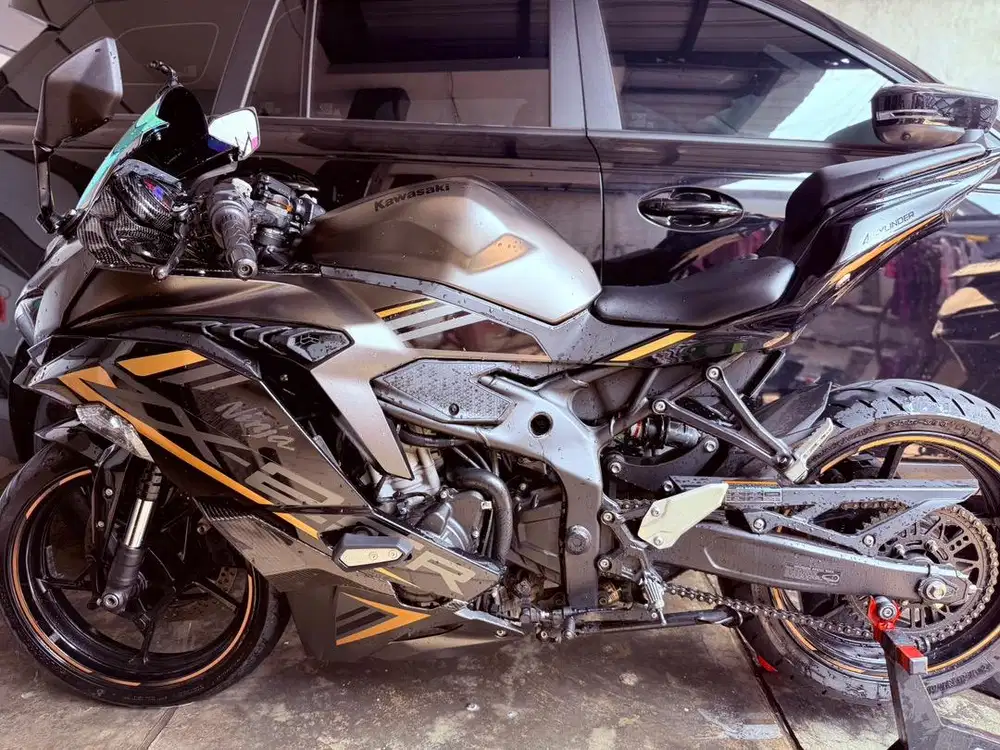 ZX-25R ABS QS 2022 Abu-abu