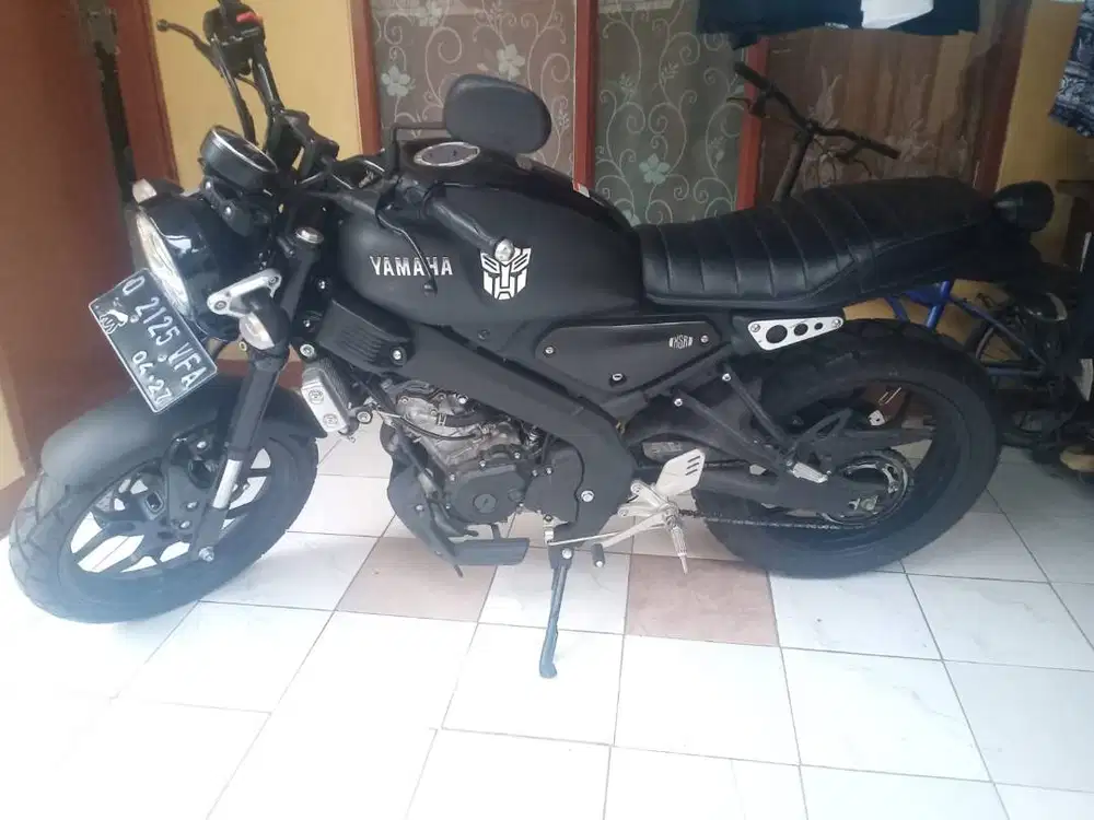JUAL MOTOR YAMAHA XSR 155 2022 HITAM KM RENDAH