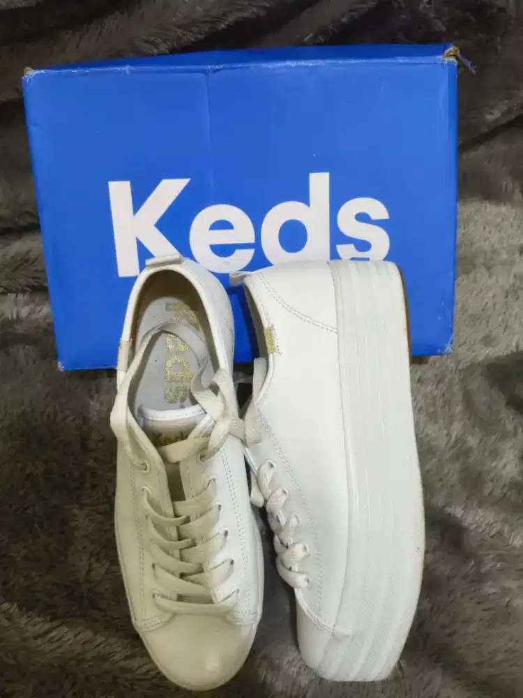 Sepatu Keds Tripleup