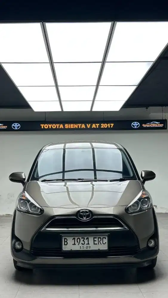 Toyota Sienta V 1.5  AT 2017