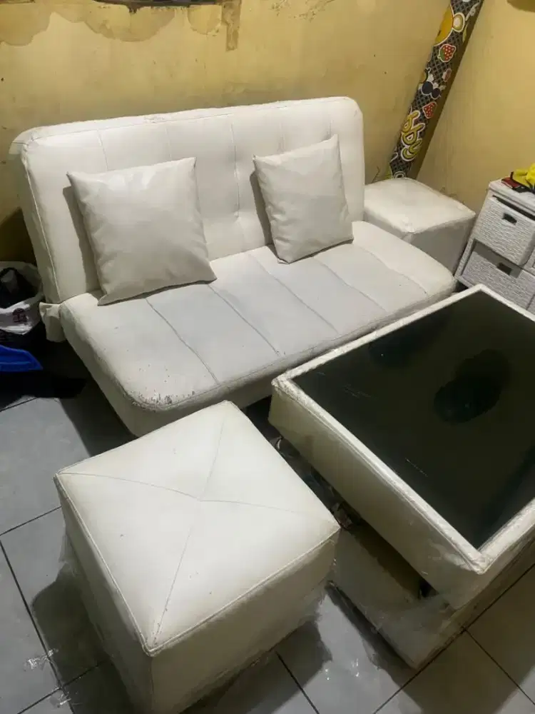 1 sofa bed oscar putih panjang 120 + Meja + 2 puff