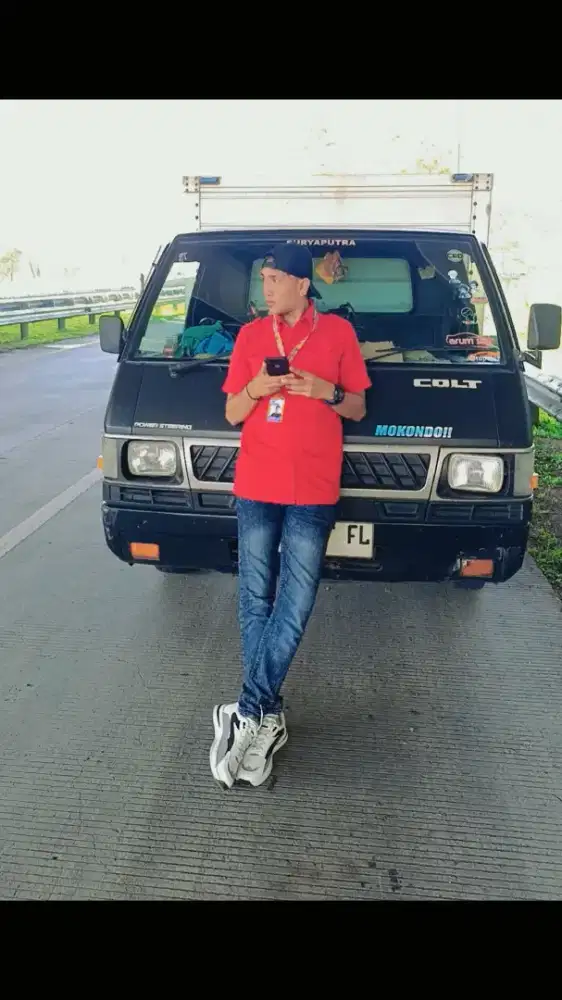 Cari info supir pribadi, ataupun supir barang juga gasss