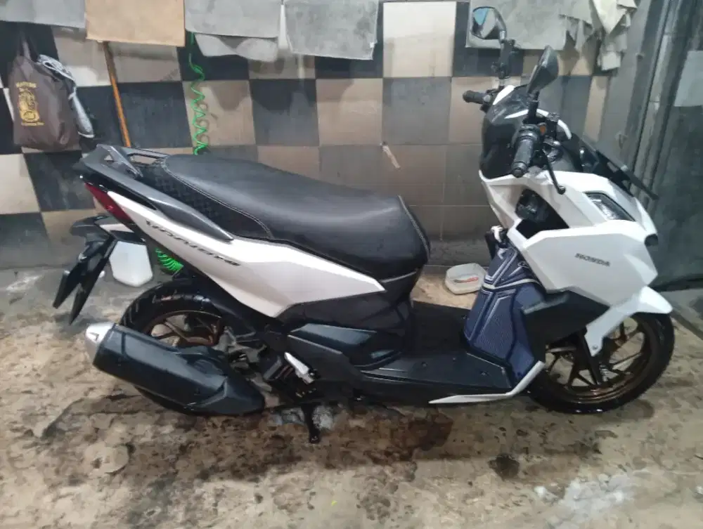 Vario 160 Putih 2024