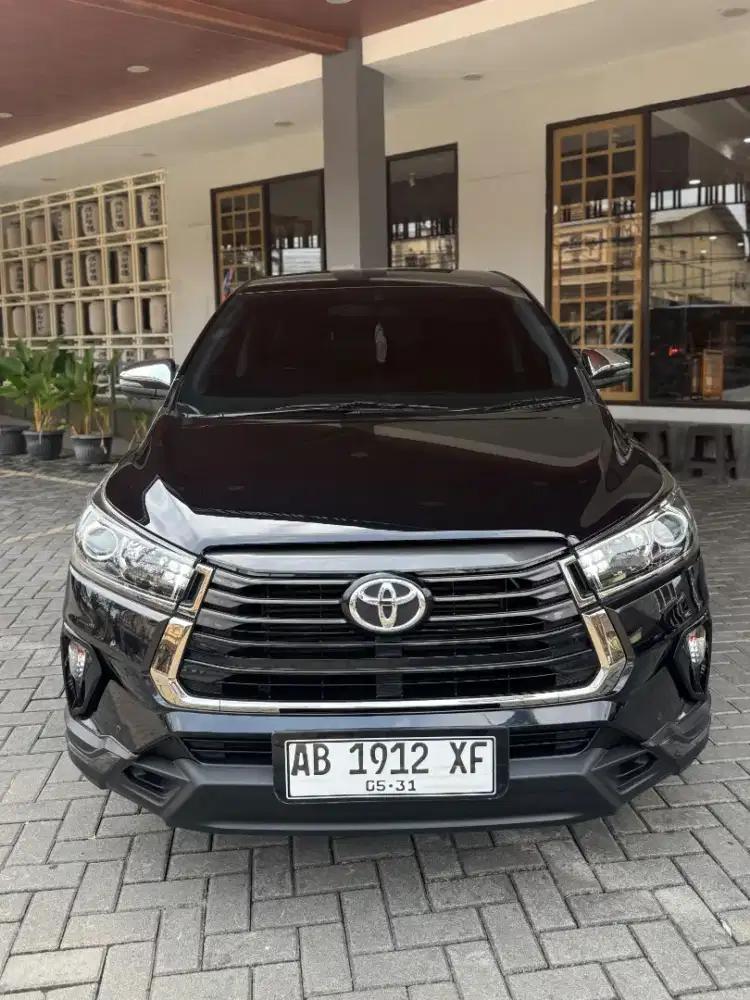INNOVA VENTURER 2.4 AT ISTIMEWA