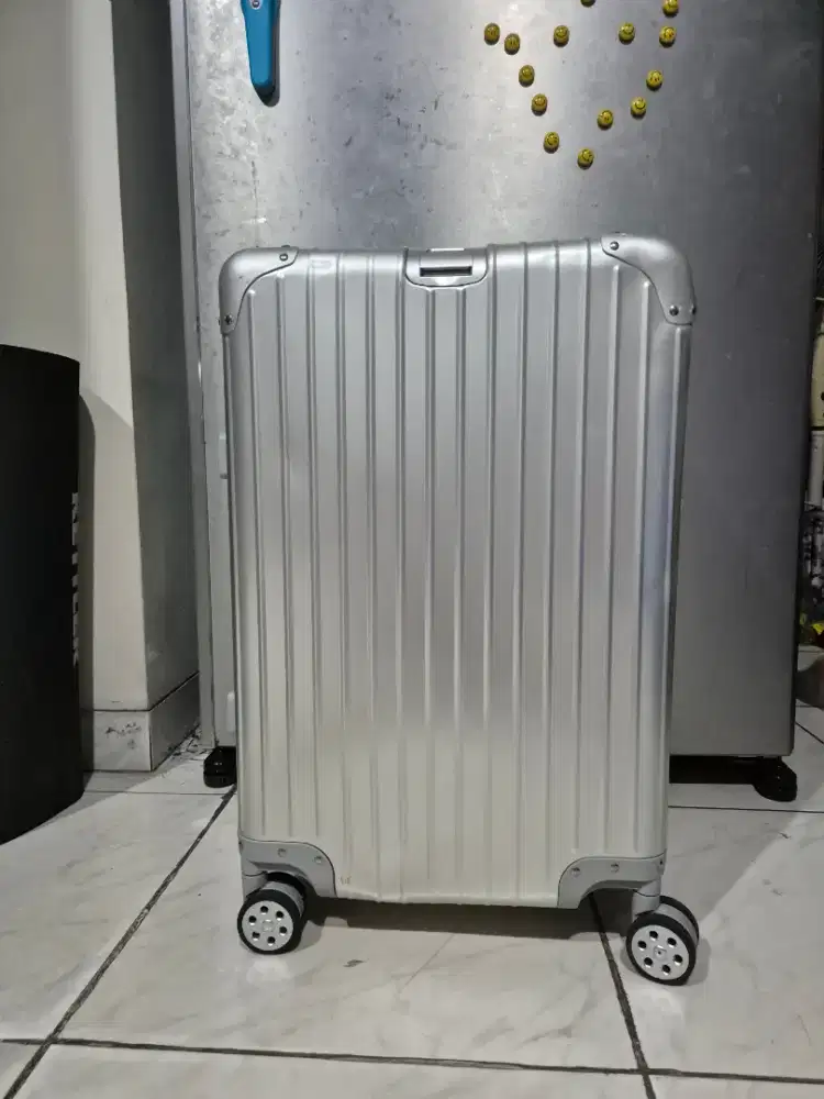 Koper Bagasi  ukuran 24 inc
Lebar 28 cm
Panjang 43 cm
Tinggi 65 cm