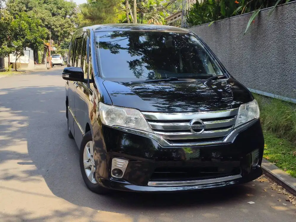 nissan serena HWS at matic 2014 hitam mulus bandung