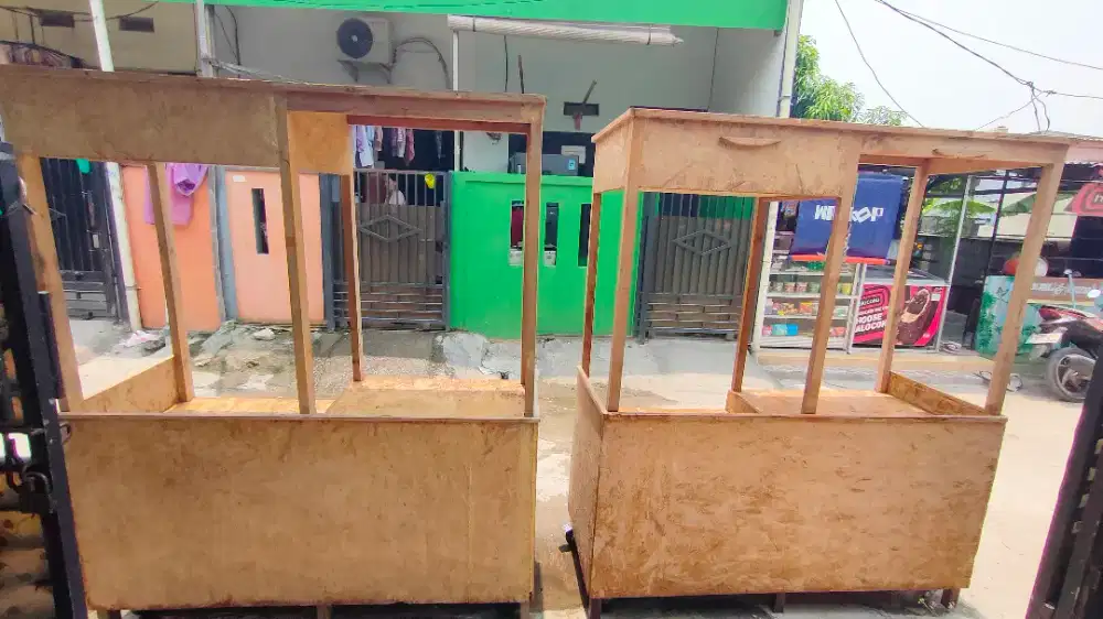 Gerobak kayu roda bawah