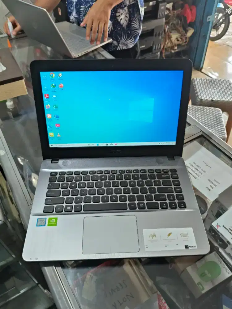Asus X441U, i5 gen 8, VGA, gaming desain render