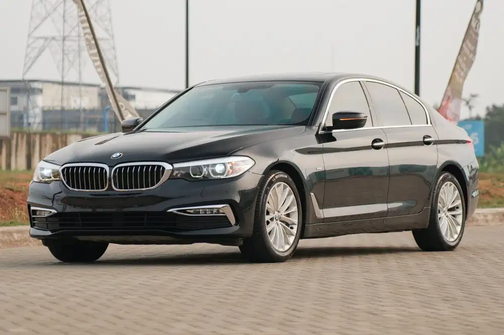 BMW 530i Luxury 2018 (G30) 320I 330I 520I 730I C200 C300 E300 E200