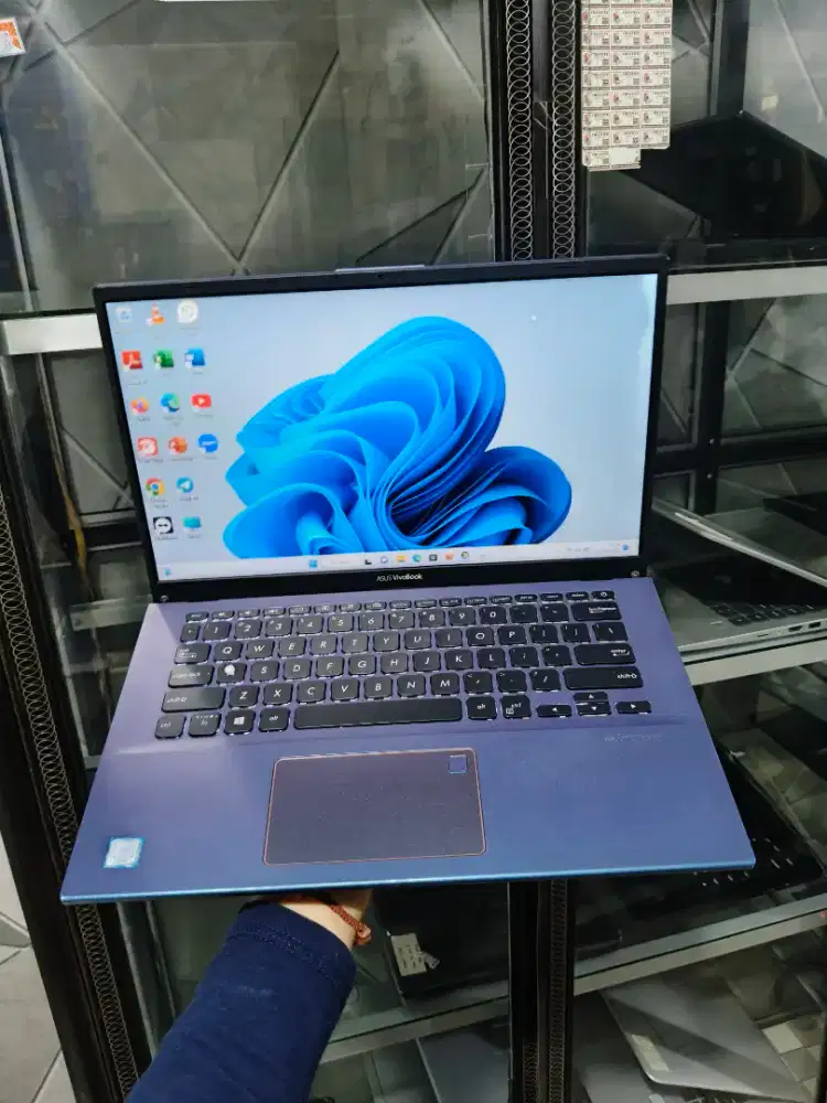 Asus A412F, core i5 gen 8, 8GB/256GB