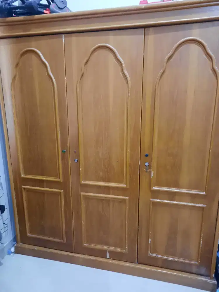 Lemari baju pakaian kayu 3 pintu