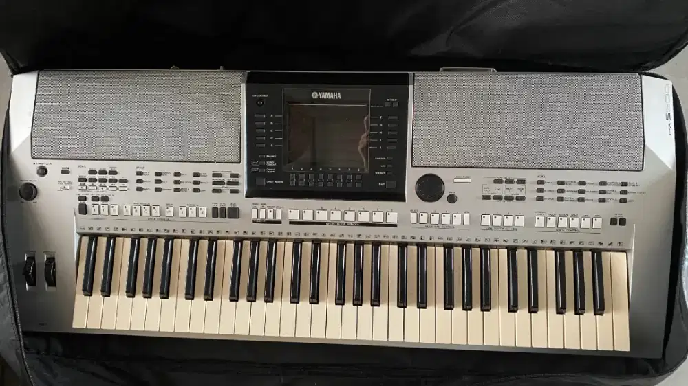 Yamaha PSR S900