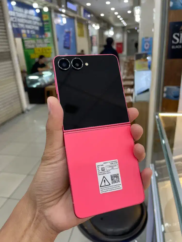 Samsung Flip 7 12/512GB Like new